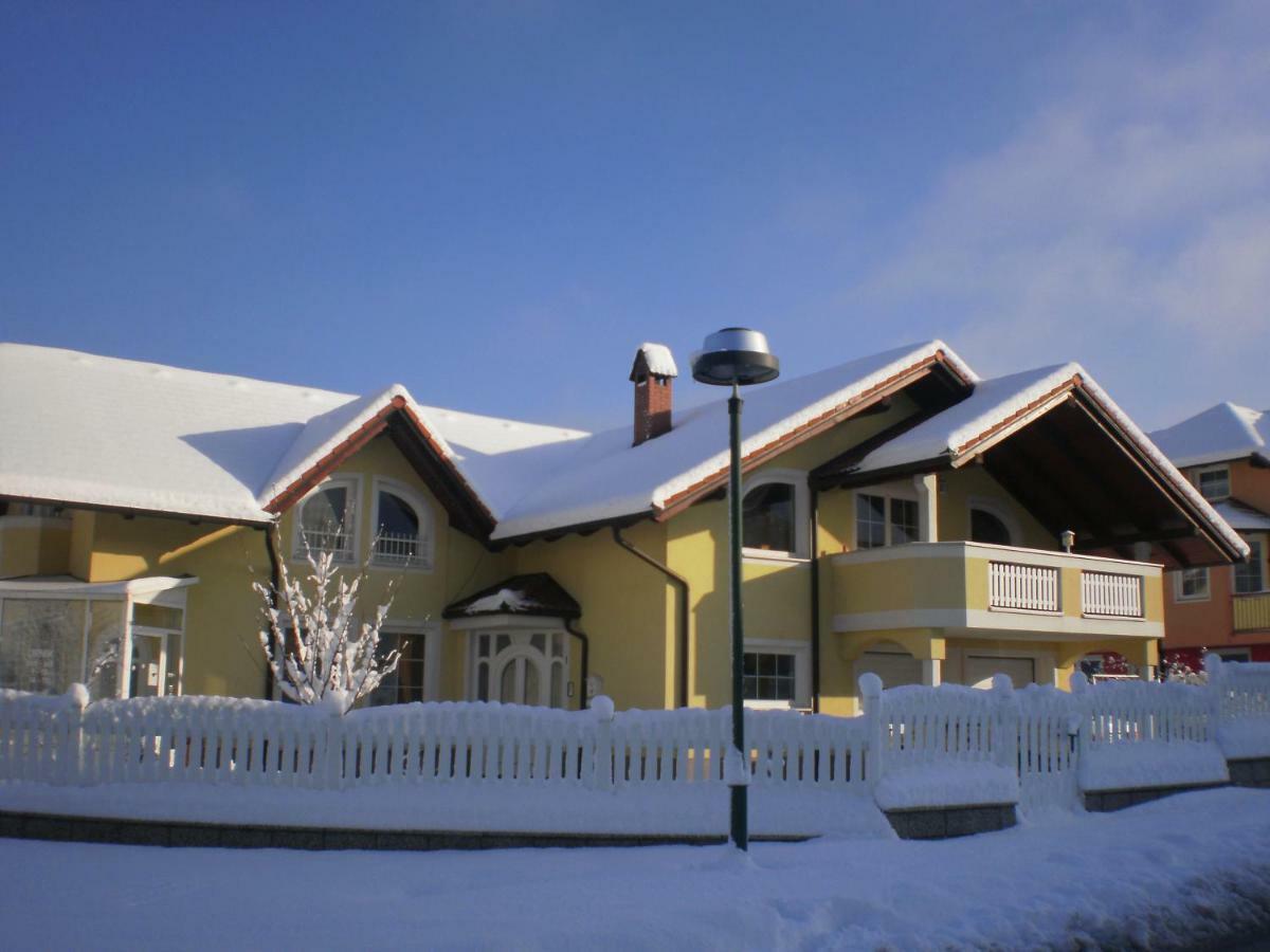 Yellow Dreamhouse Postojna Eksteriør billede